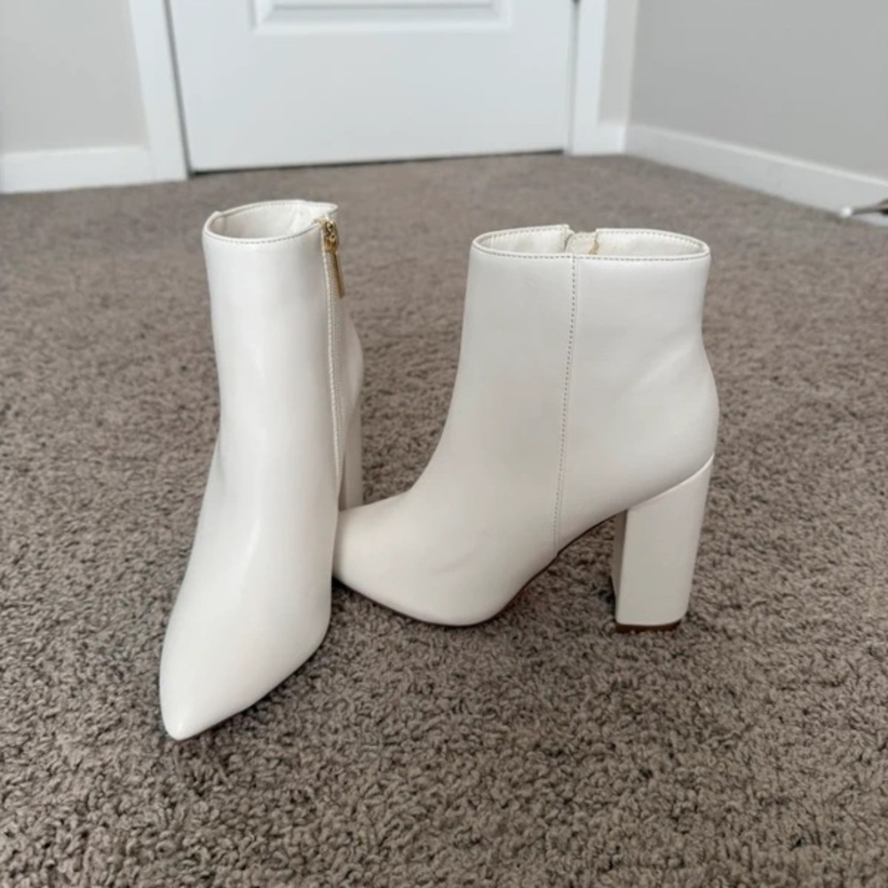 JustFab Elegant White Heeled Boots